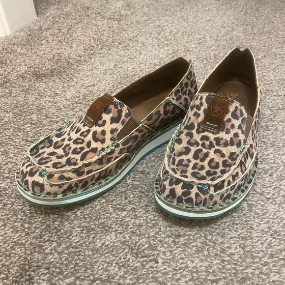 Ariat Women's Leopard Print Cruiser Slip-On Shoes - Picture 4 of 5